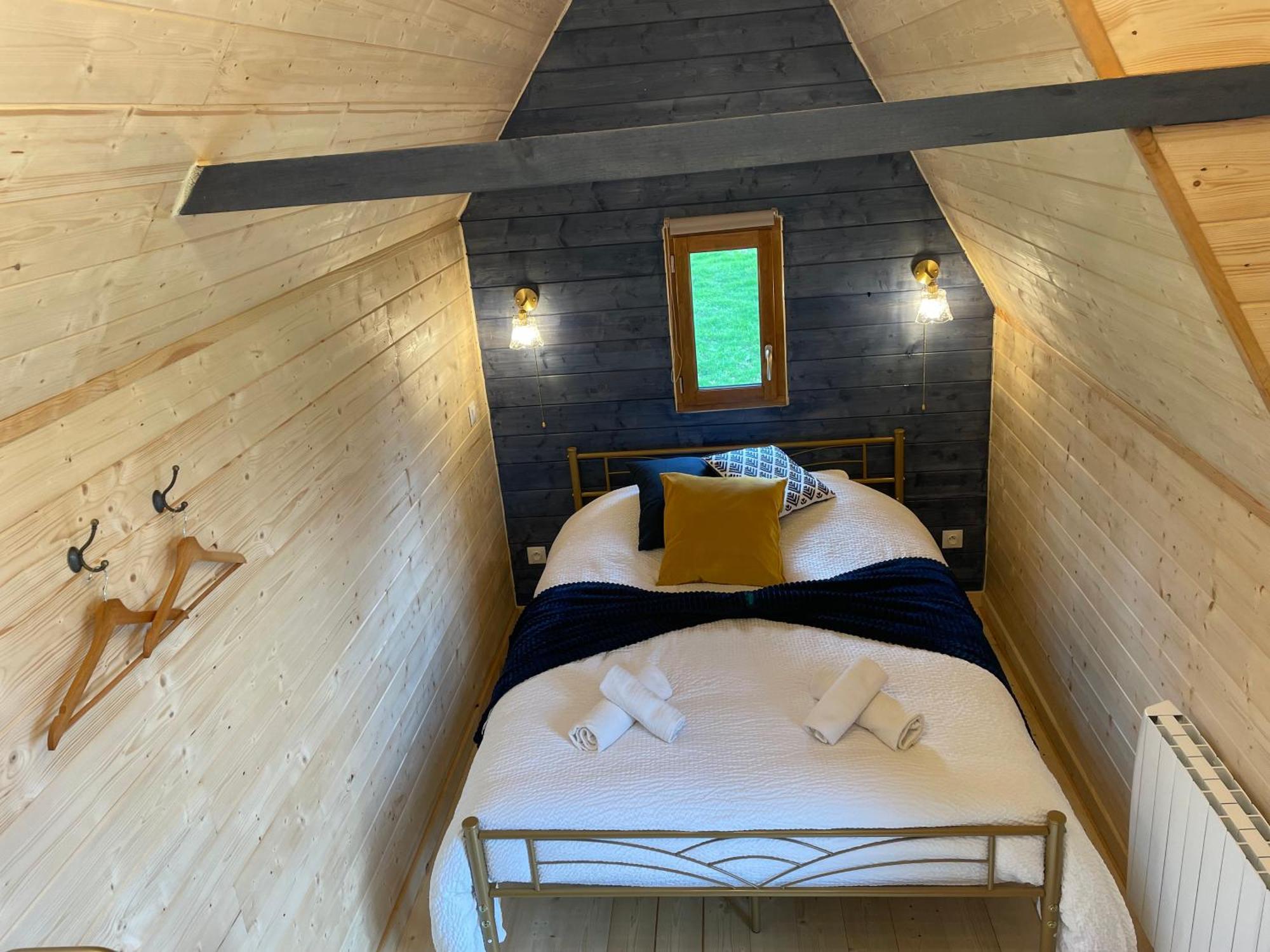 Le Domaine Caribou Bed & Breakfast Sainte-Opportune-la-Mare ภายนอก รูปภาพ